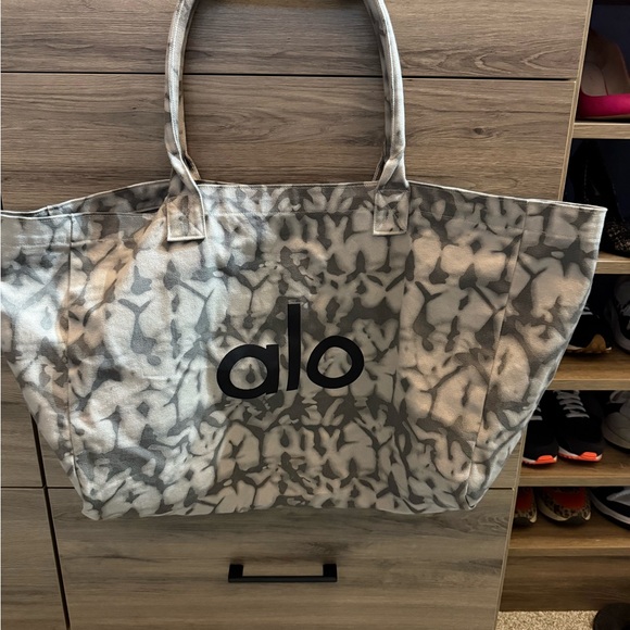 ALO Yoga Handbags - ALO Yoga Camouflage Gray Tote